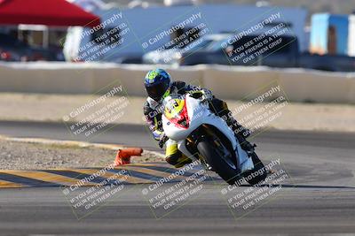 media/Dec-18-2022-SoCal Trackdays (Sun) [[8099a50955]]/Turn 2 (950am)/